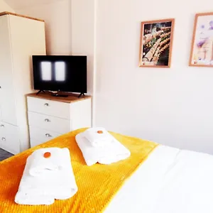 Modern, Well Located En-suite With Parking - Orbitat Guest house Cambridge (Cambridgeshire)