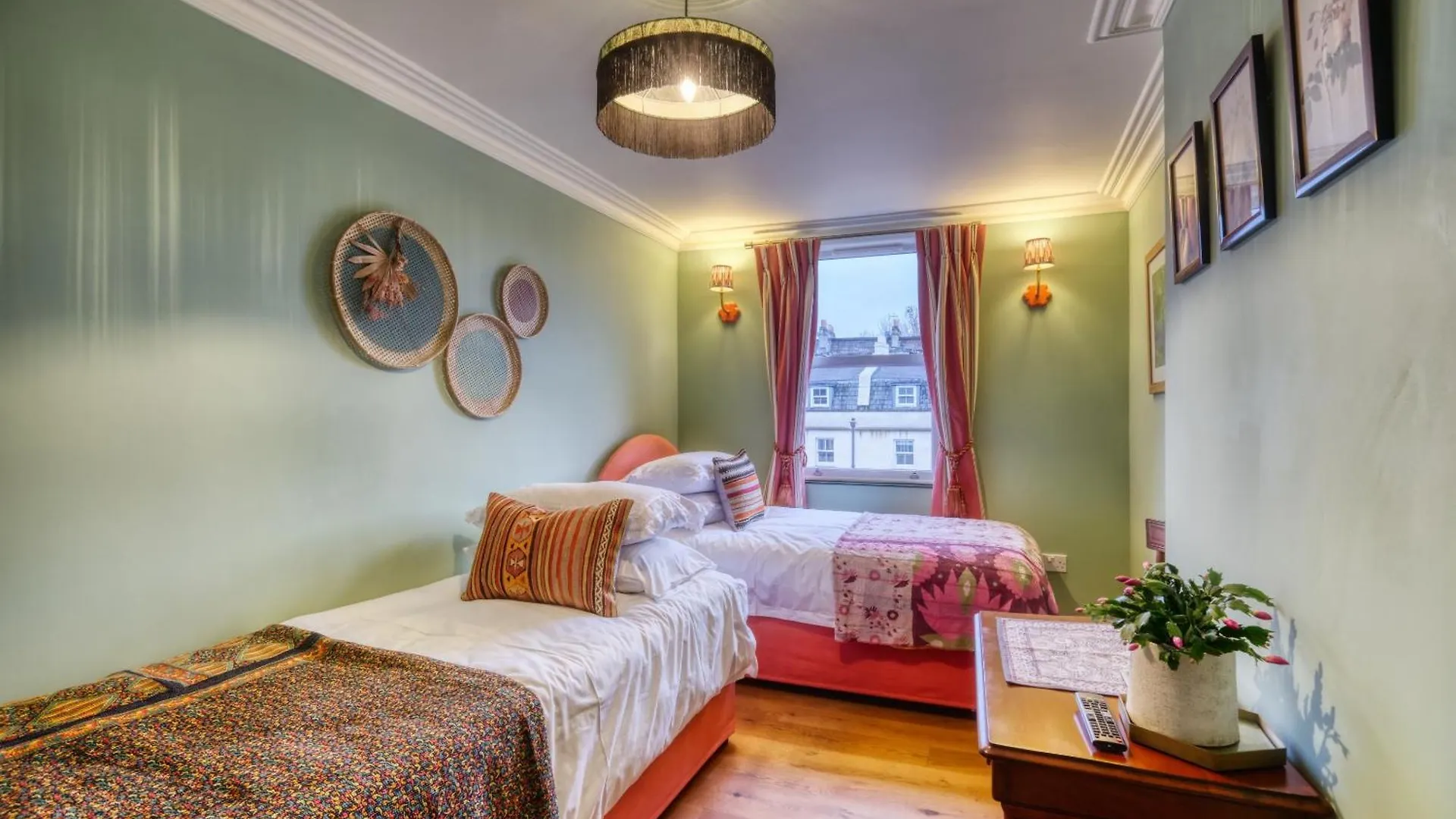 The Bluebell Hotel Bath Guest house